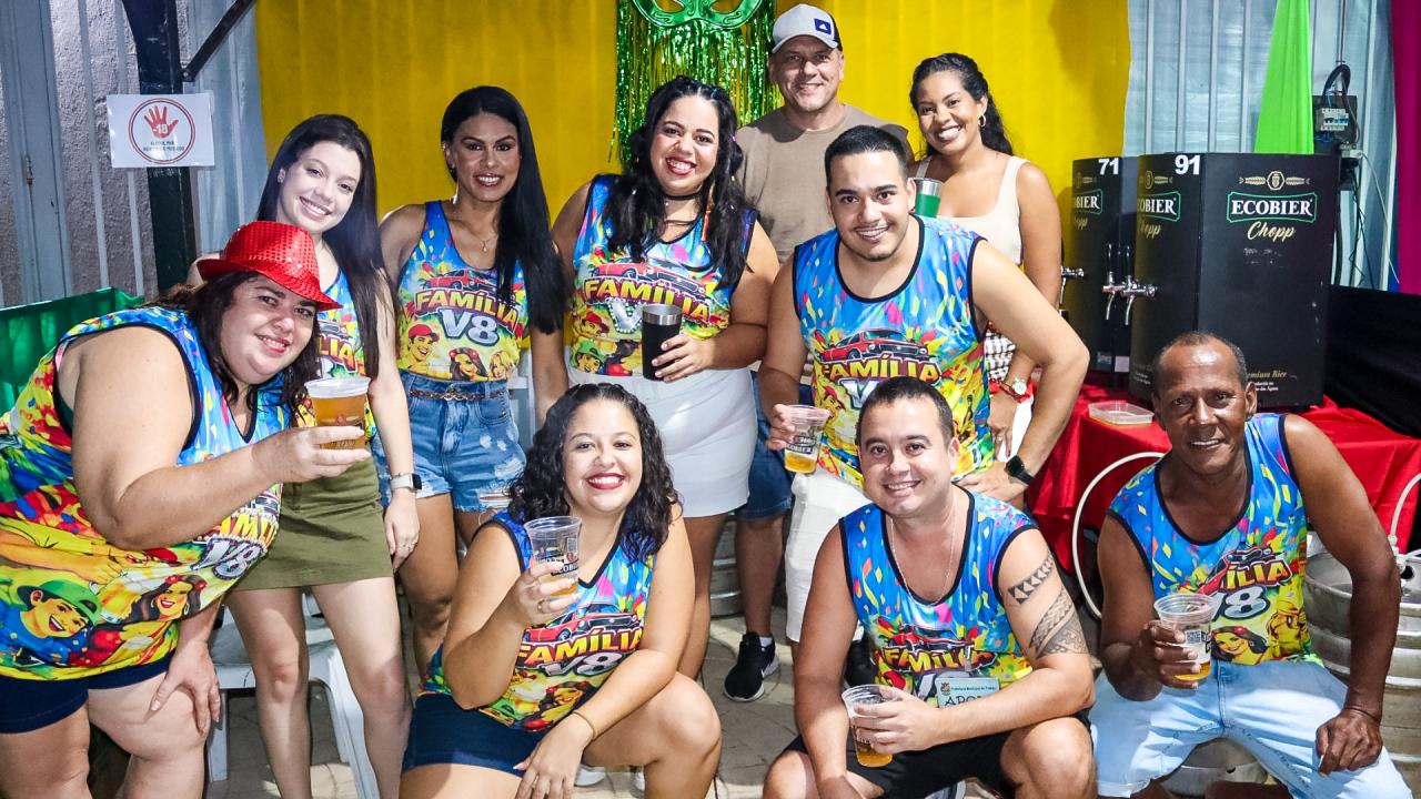 Foto 9 de 238 — Trabiju Folia 2026 arrasta multidão com Bloco Furacão, Santa Maria e DJ Joantony; veja fotos